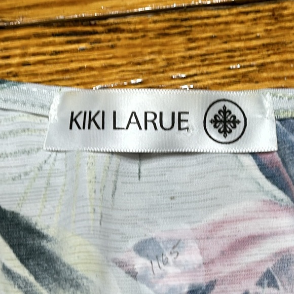 Kiki Larue dress. Marnie Floral print wrap style.Size Small. Excellent condition - Picture 4 of 9